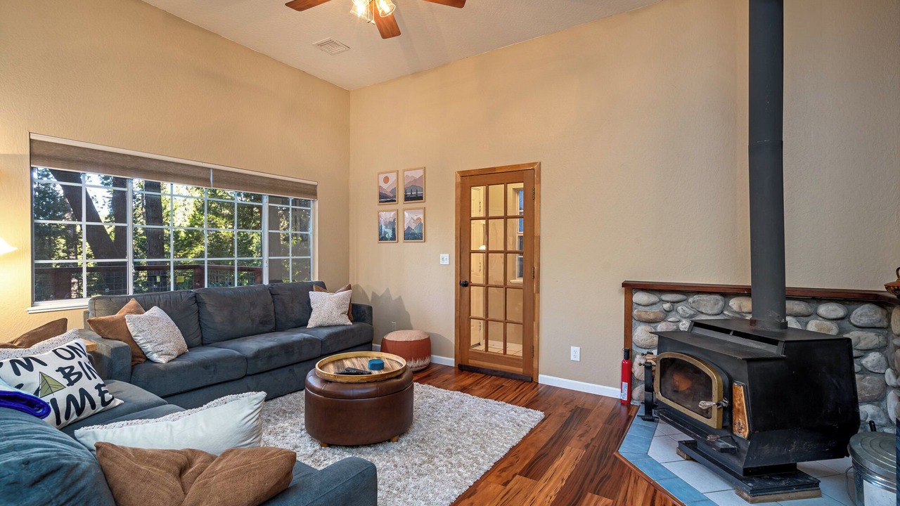 Photo of Livingroom in Twain Harte