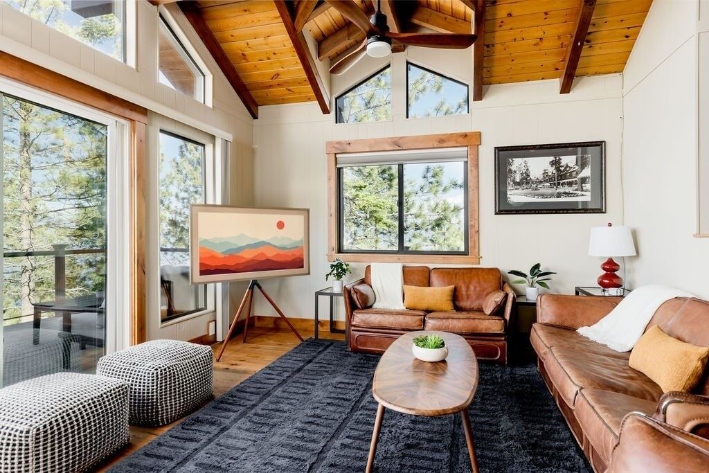 Photo of Livingroom in Meeks Bay
