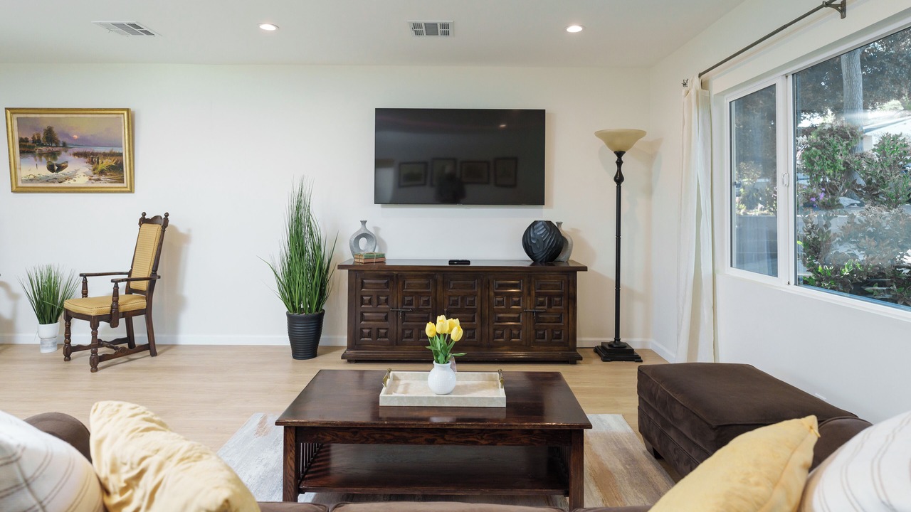 Photo of Livingroom in Crescenta Highlands
