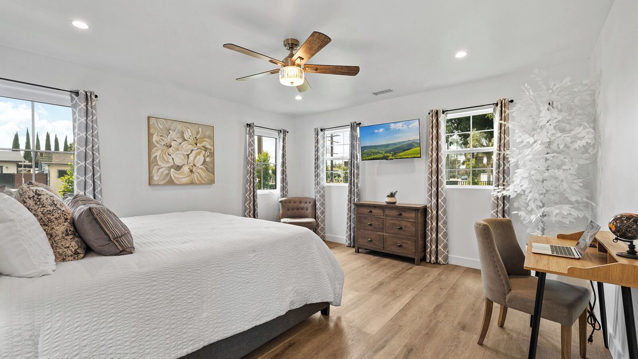 Photo of Bedroom in Paramount