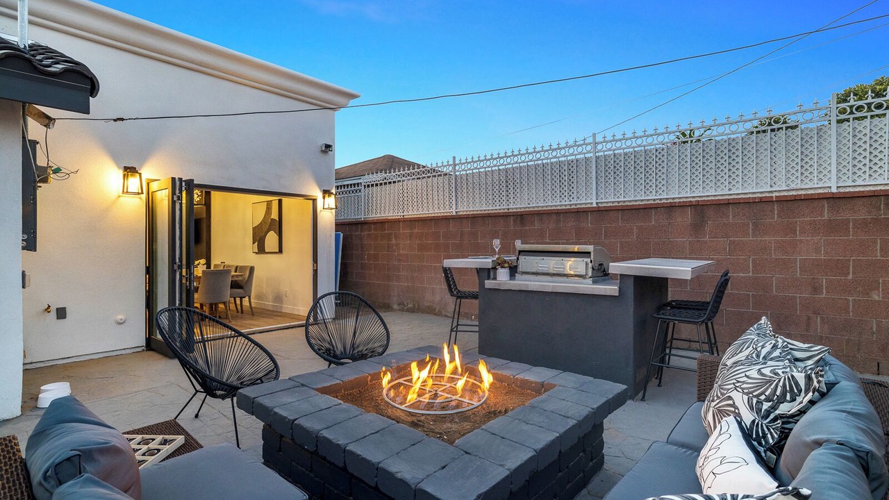 Photo of Patio Balcony in Paramount