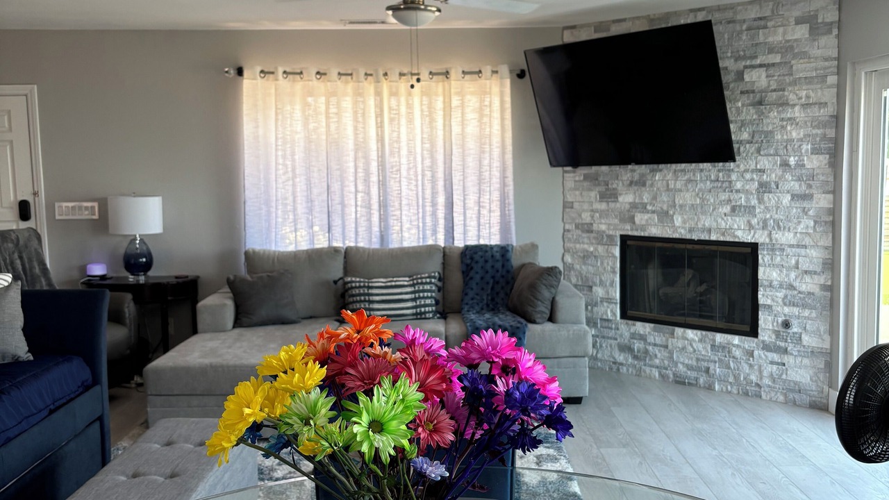 Photo of Livingroom in Lakeland Village