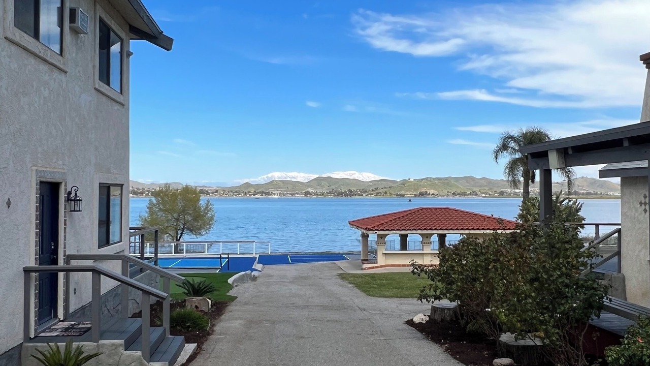 Photo of Outdoor in Lakeland Village
