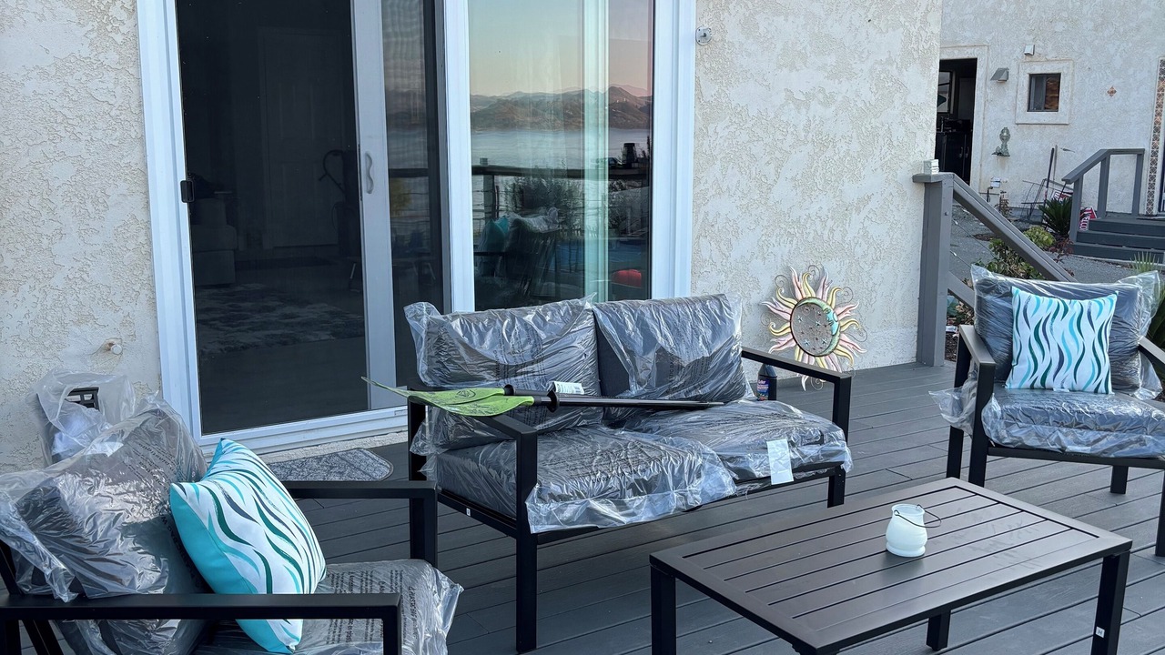 Photo of Patio Balcony in Lakeland Village