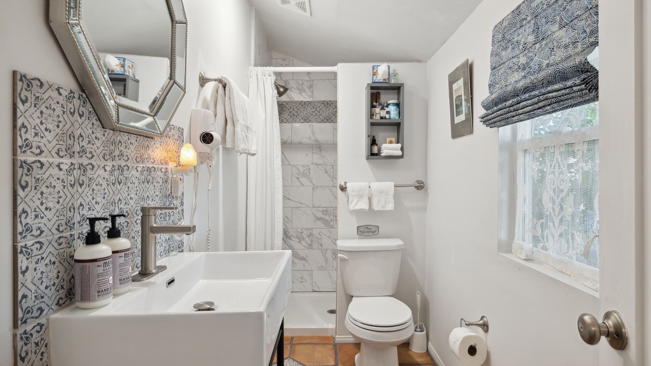 Photo of Bathroom in Mira Monte