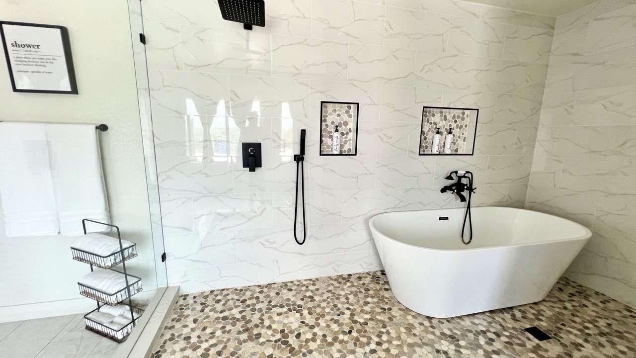 Photo of Bathroom in Vista