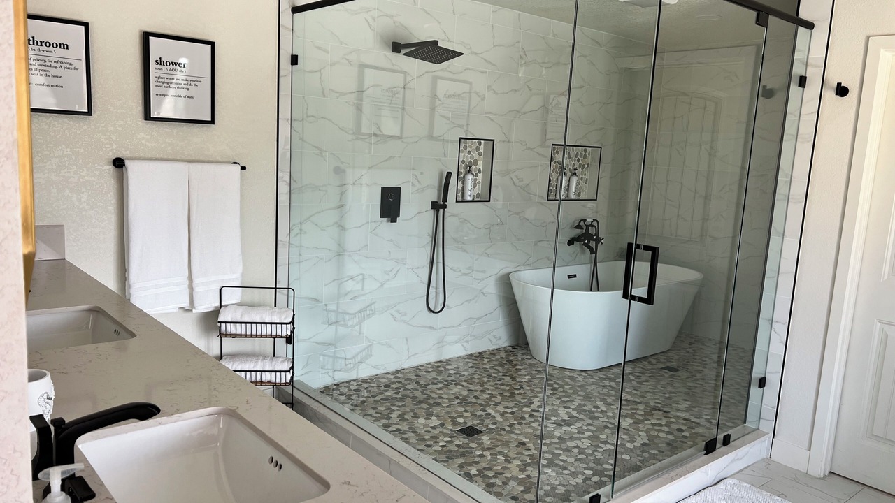 Photo of Bathroom in Vista