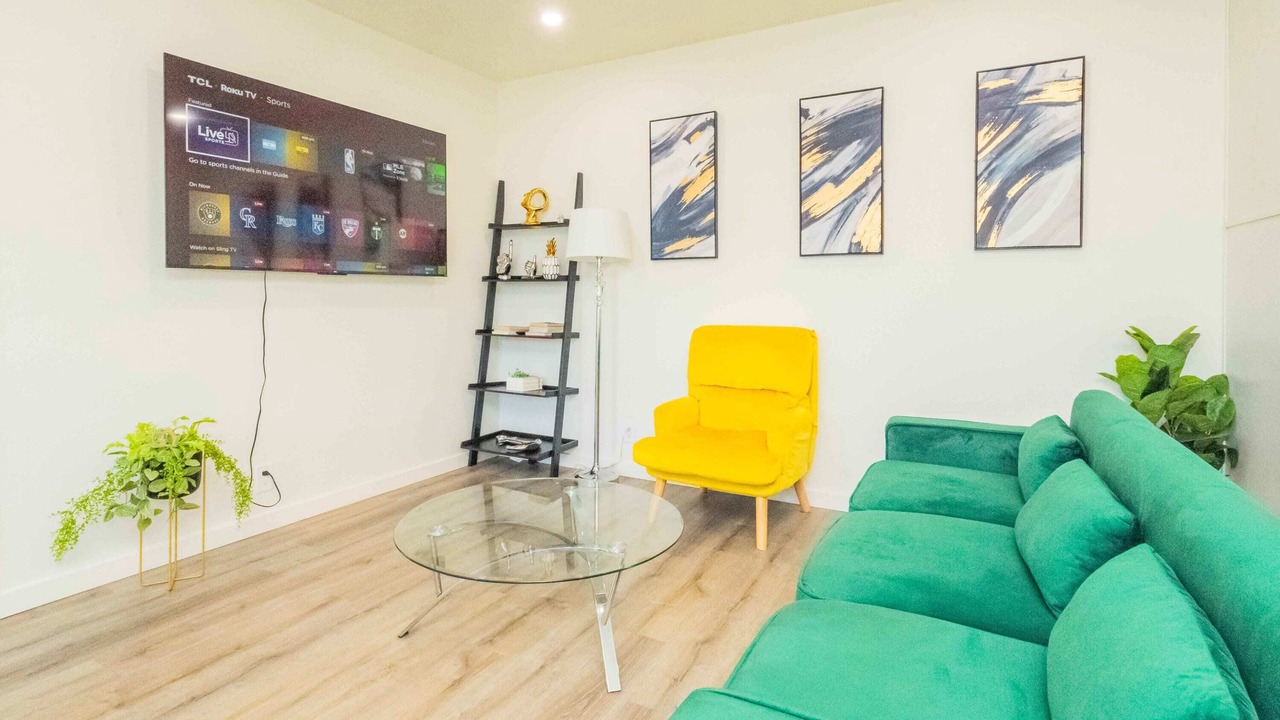 Photo of Livingroom in Altadena