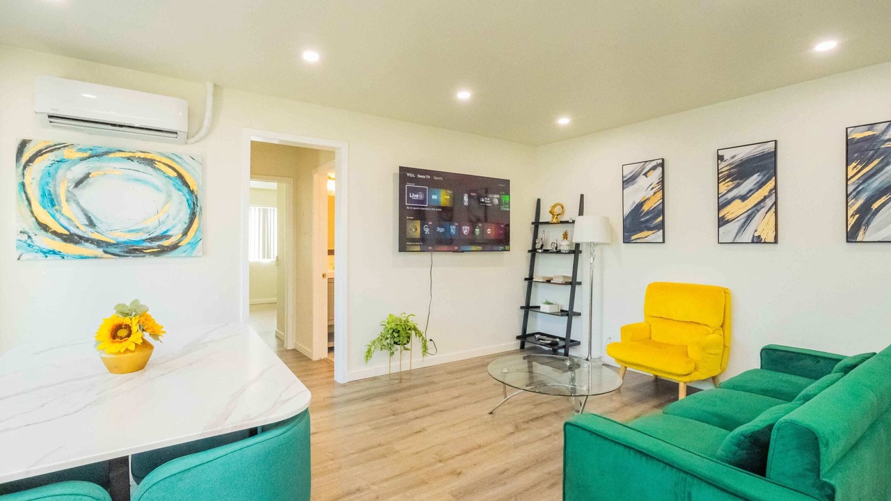 Photo of Livingroom in Altadena