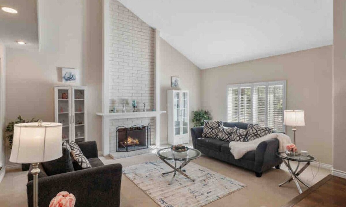Photo of Livingroom in Anaheim Hills