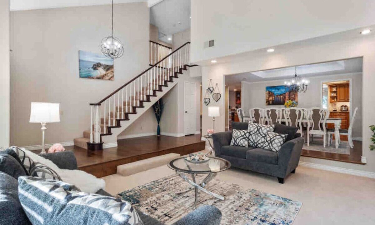 Photo of Livingroom in Anaheim Hills