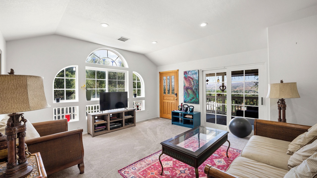 Photo of Livingroom in Simi Valley