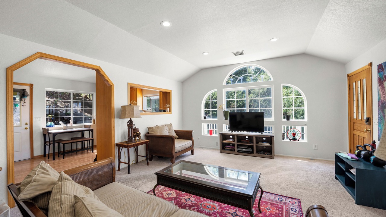 Photo of Livingroom in Simi Valley