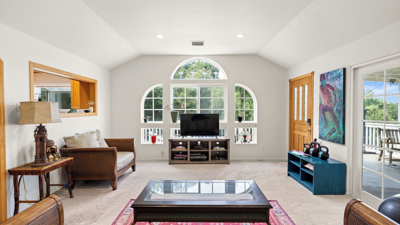 Photo of Livingroom in Simi Valley