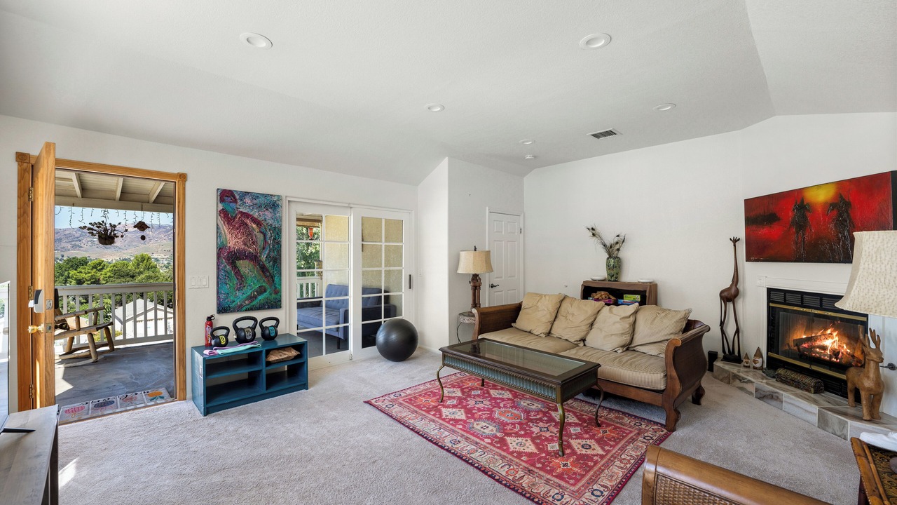 Photo of Livingroom in Simi Valley