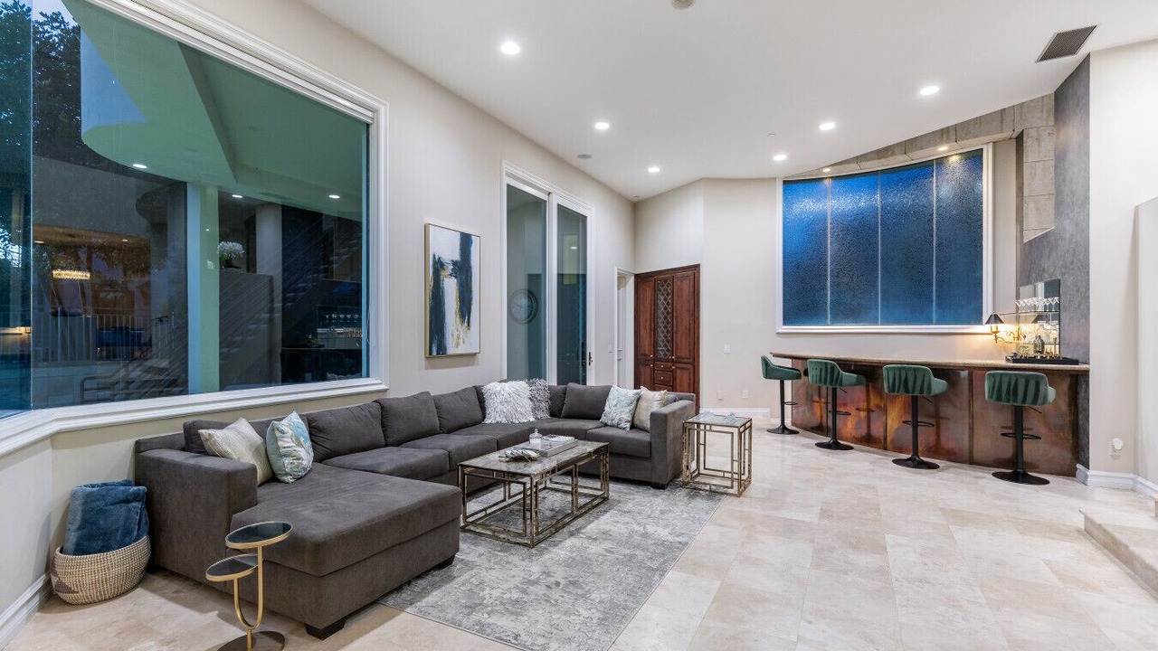Photo of Livingroom in Tustin