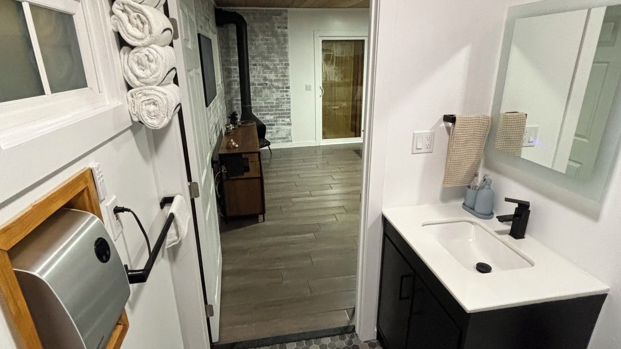 Photo of Bathroom in Green Valley Lake