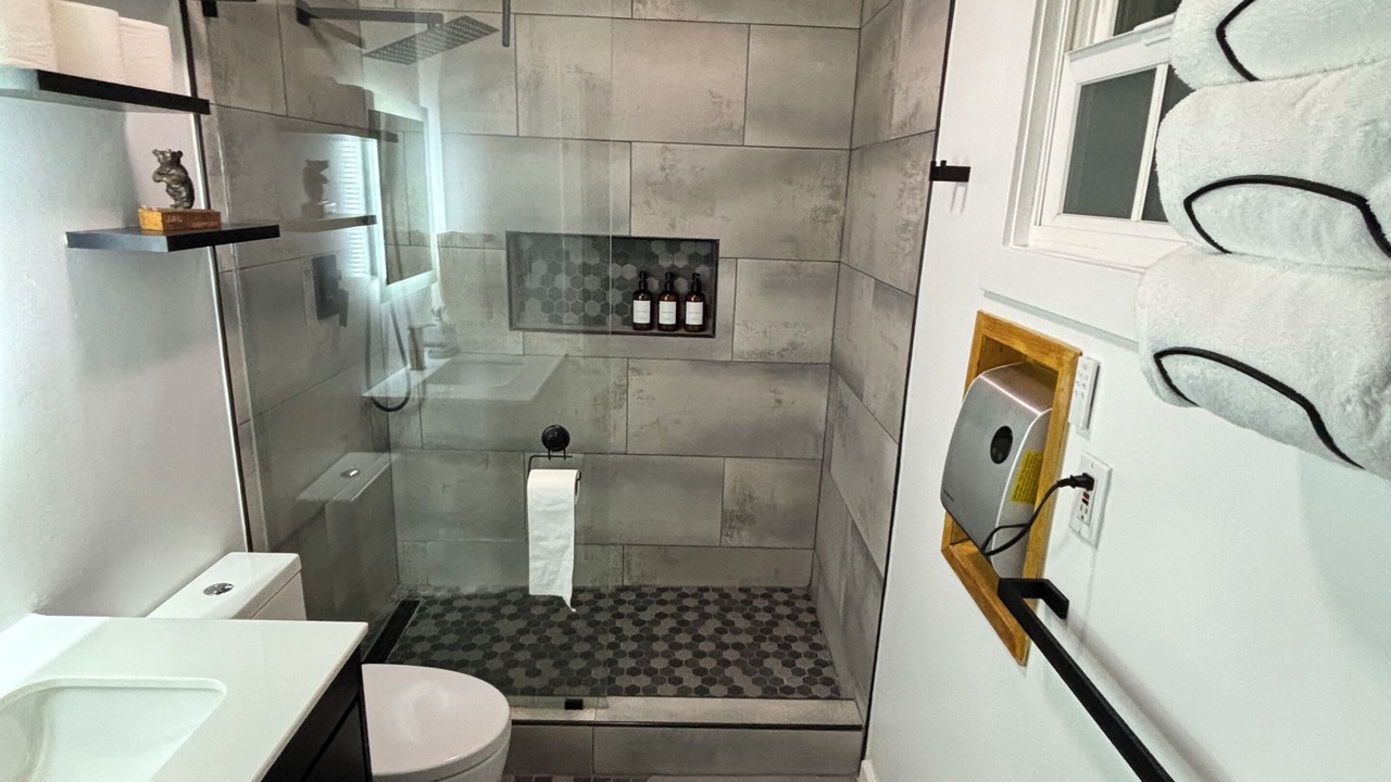 Photo of Bathroom in Green Valley Lake