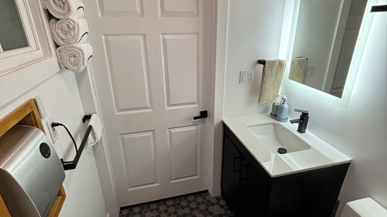 Photo of Bathroom in Green Valley Lake