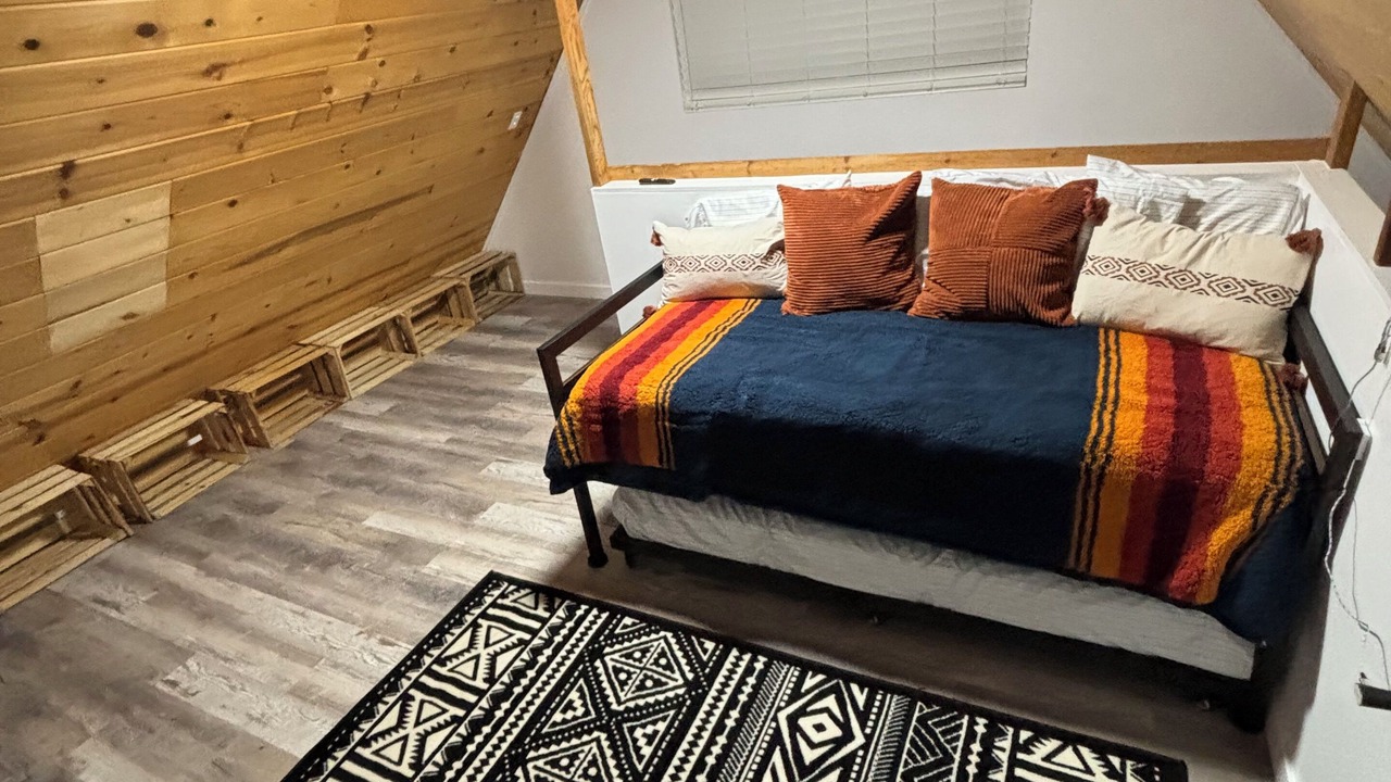 Photo of Bedroom in Green Valley Lake