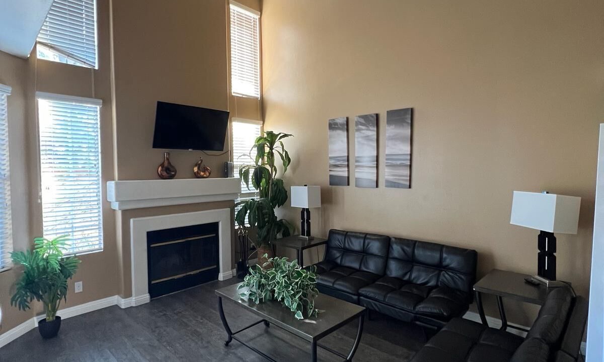 Photo of Livingroom in Tustin