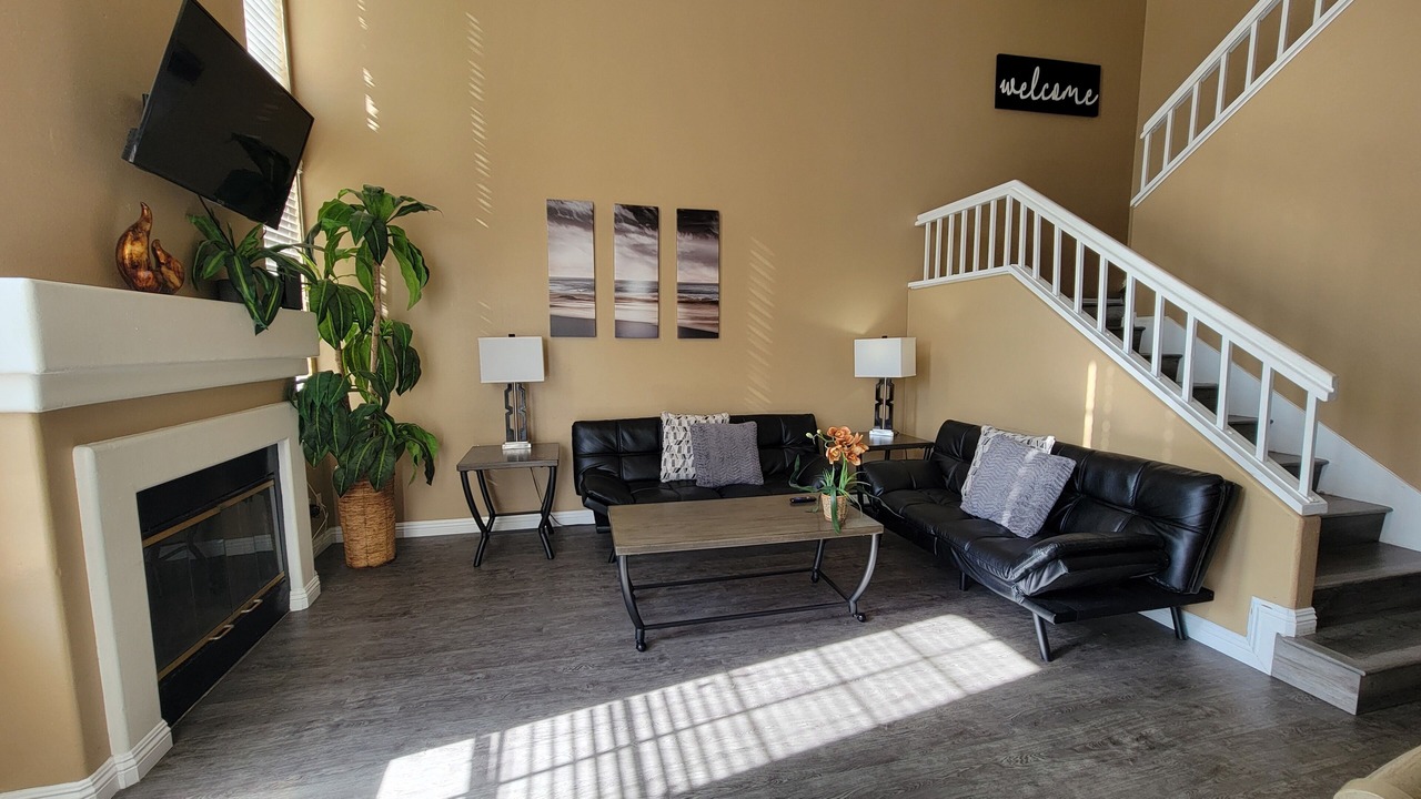 Photo of Livingroom in Tustin