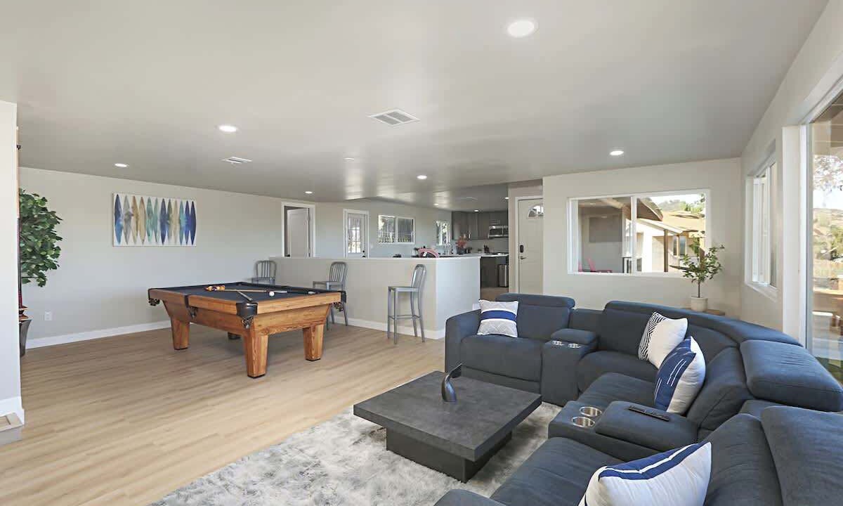 Photo of Livingroom in East Grove