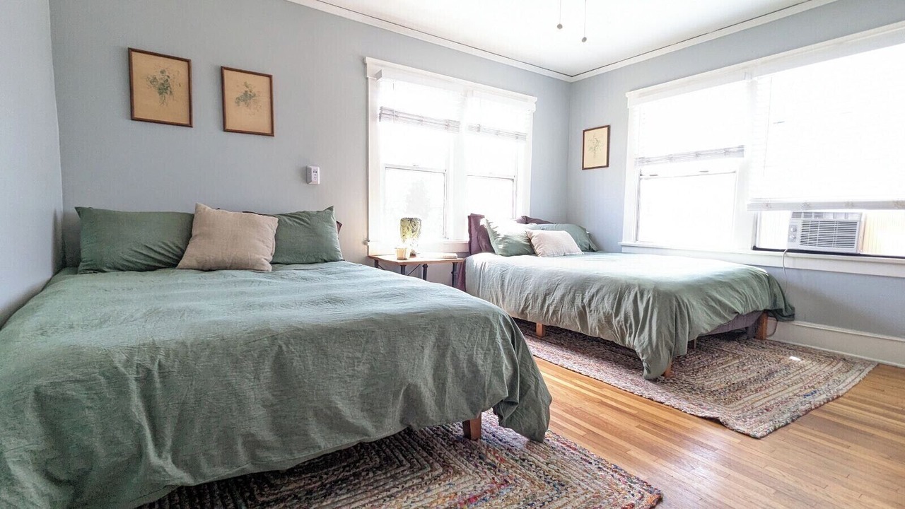 Photo of Bedroom in Alamitos Beach