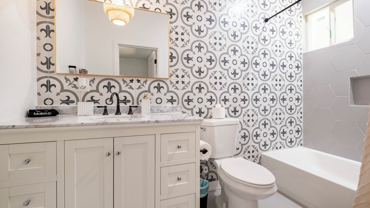 Photo of Bathroom in Downtown Riverside