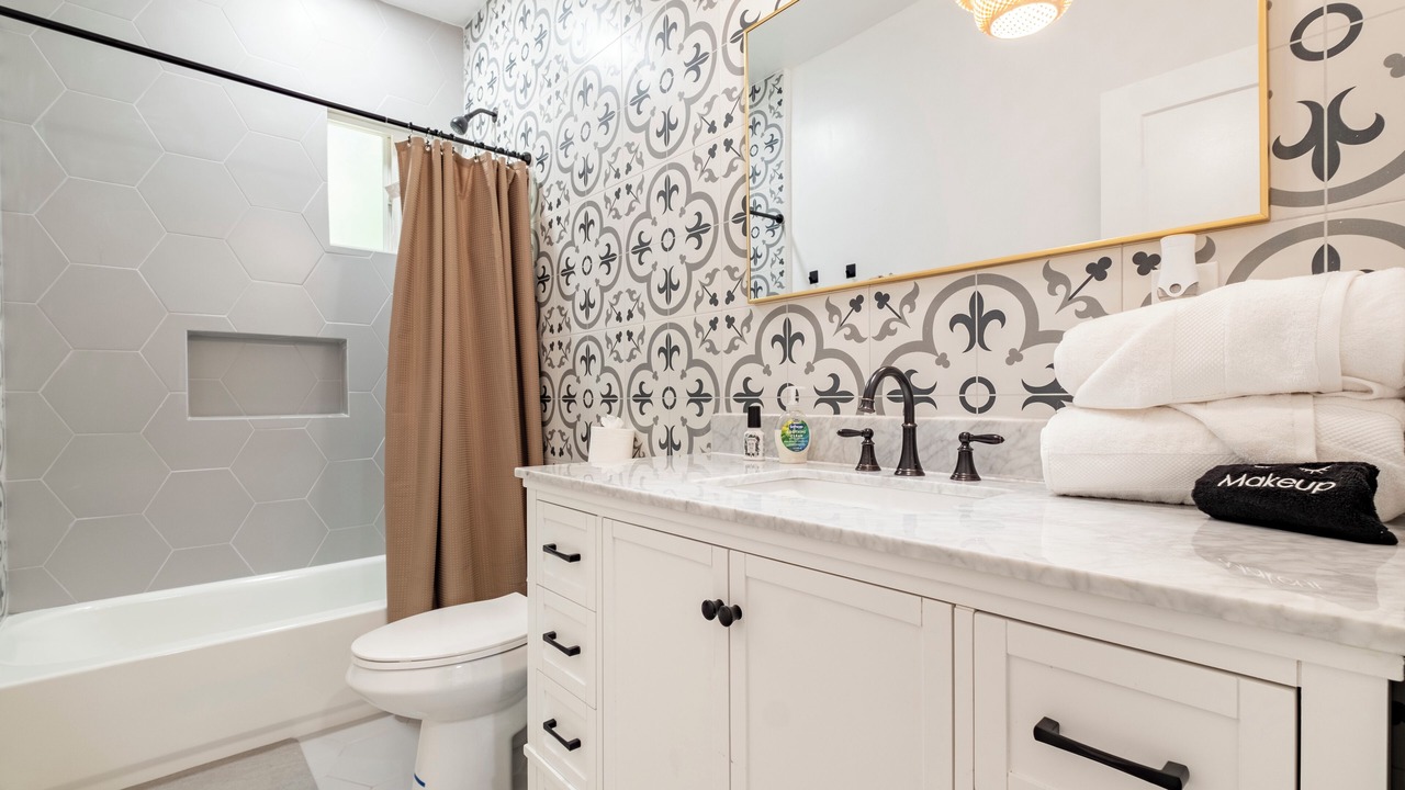 Photo of Bathroom in Downtown Riverside