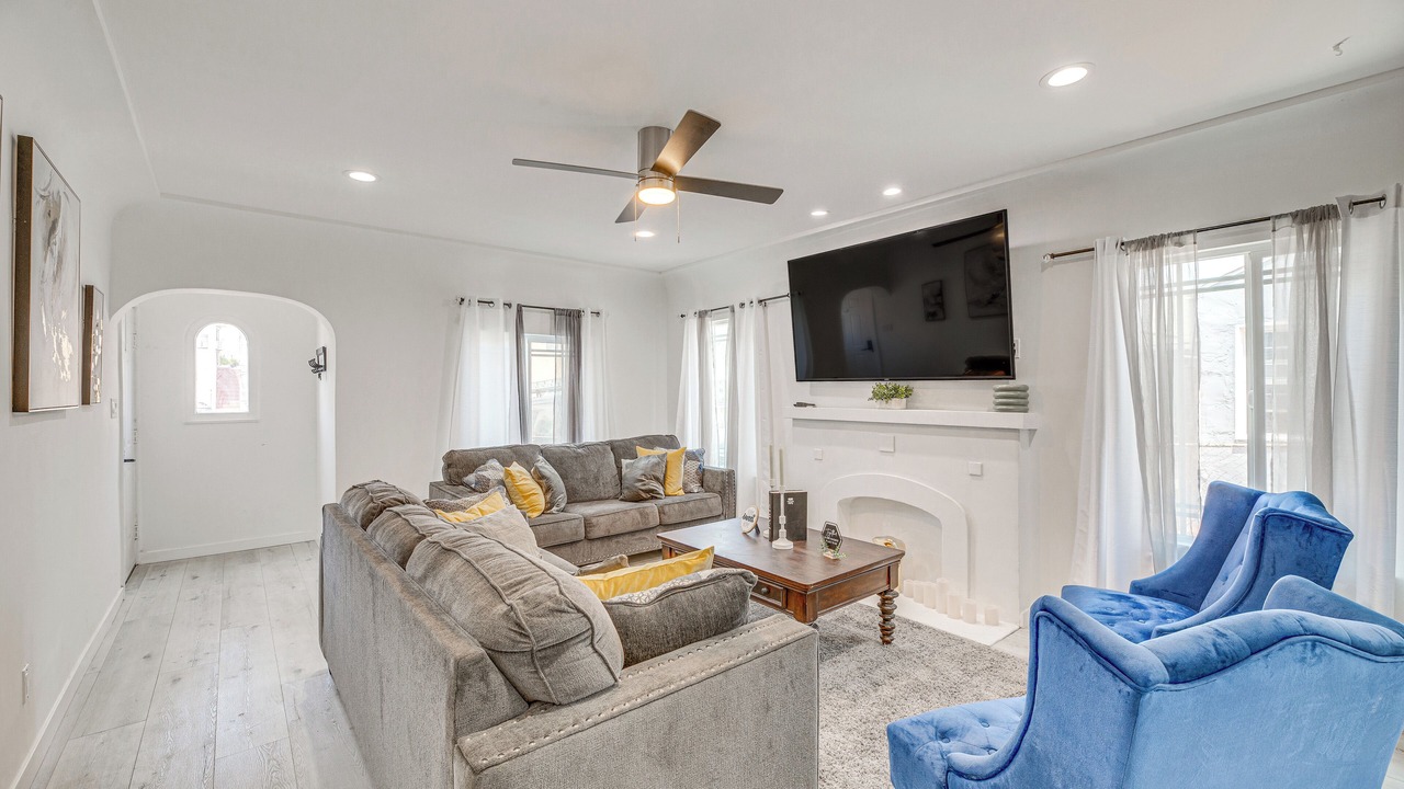 Photo of Bedroom in East Los Angeles