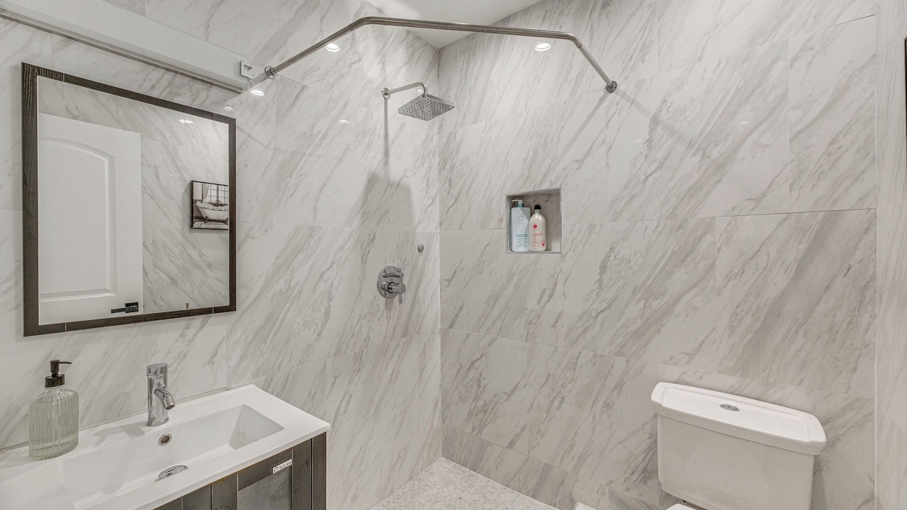 Photo of Bathroom in East Los Angeles