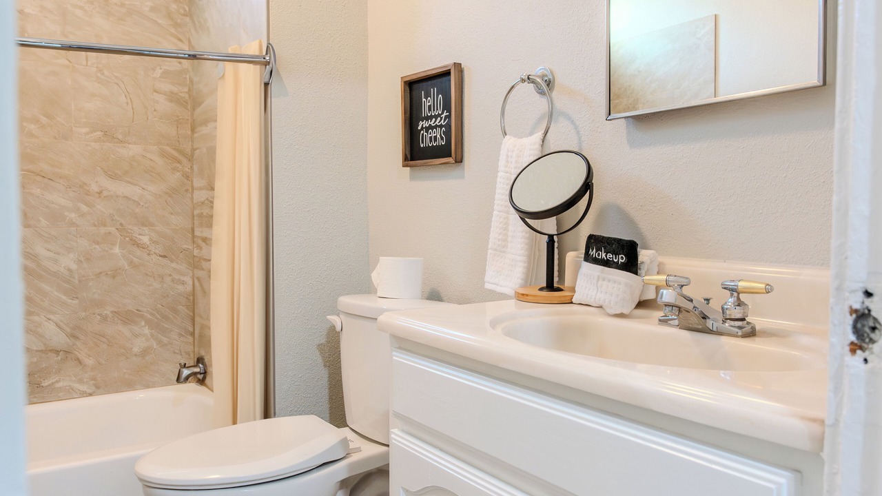 Photo of Bathroom in Downtown Riverside