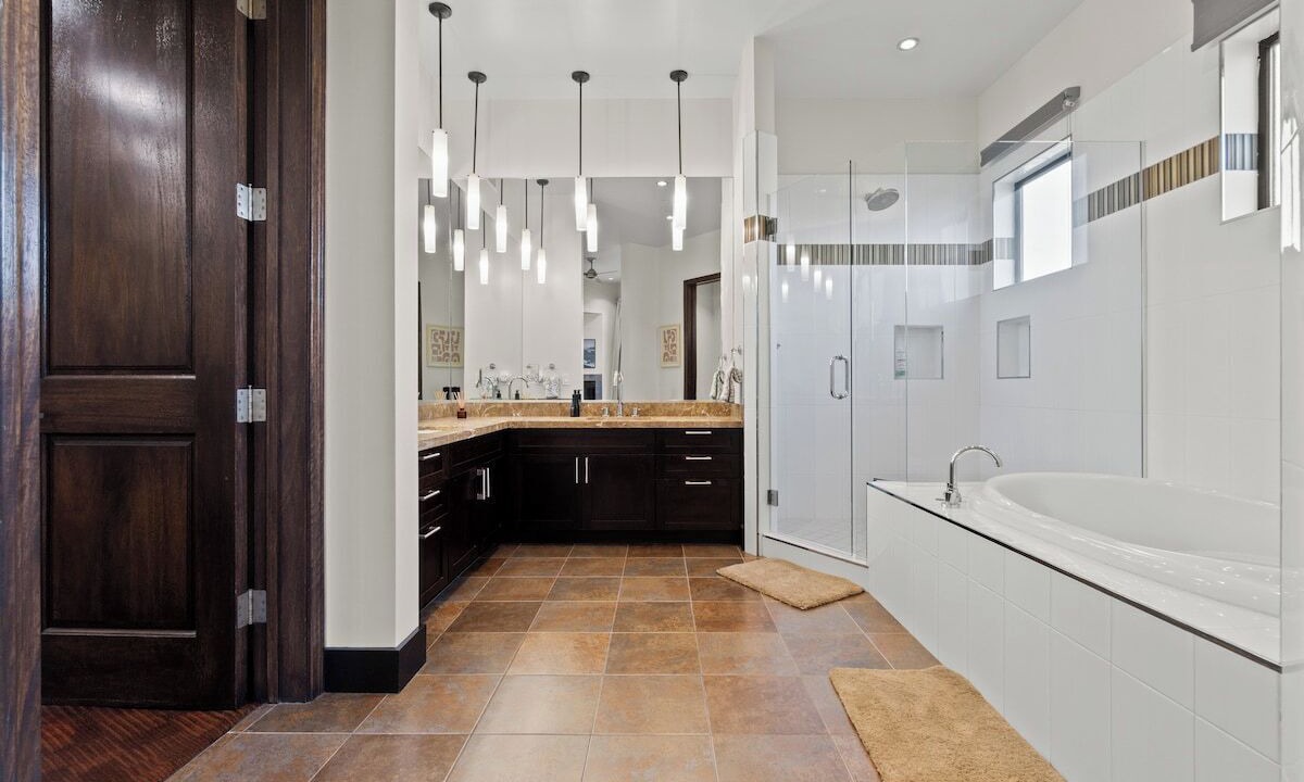 Photo of Bathroom in Lantern District