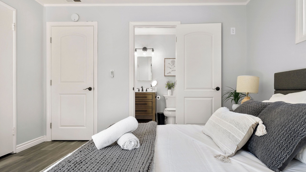 Photo of Bedroom in Sherwood Forest and Thistle Development