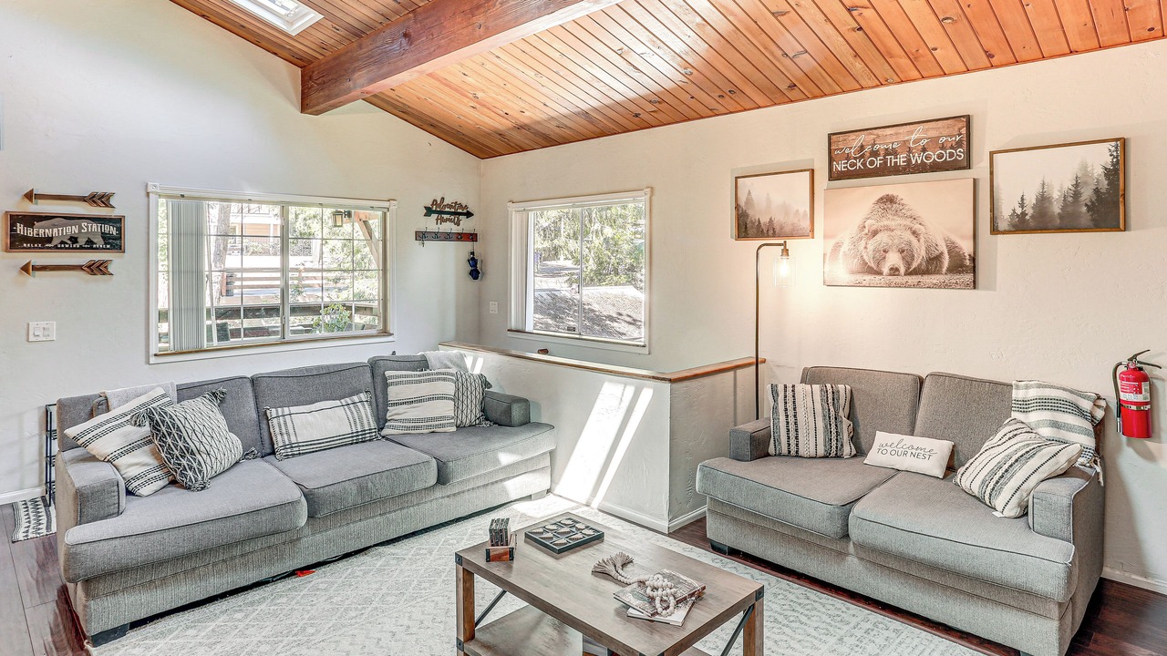 Photo of Bedroom in Crestline