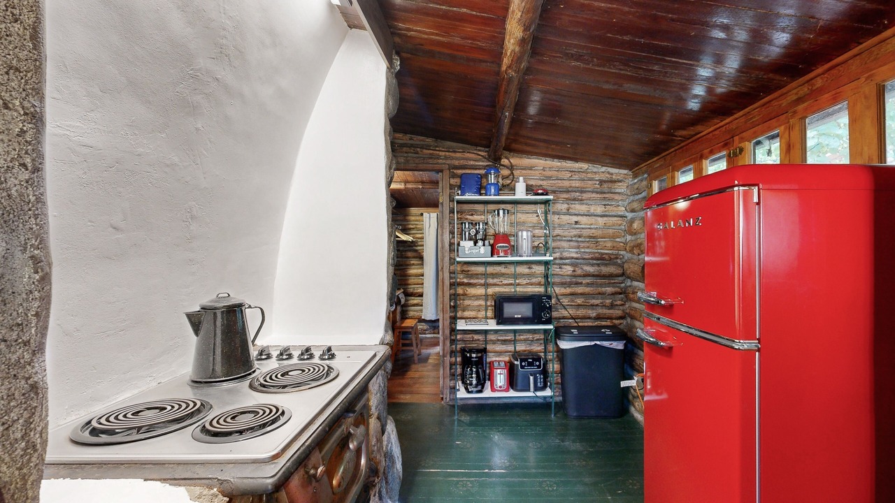 Photo of Kitchen in Forest Falls