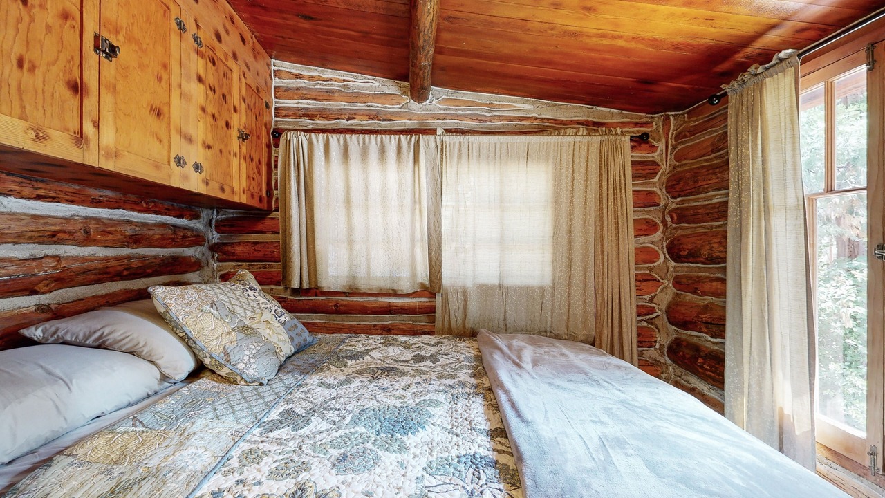 Photo of Bedroom in Forest Falls