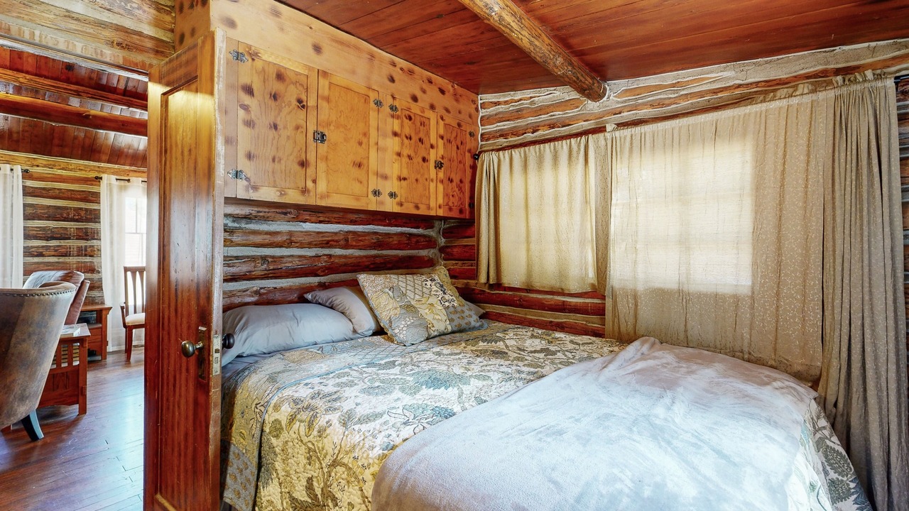 Photo of Bedroom in Forest Falls