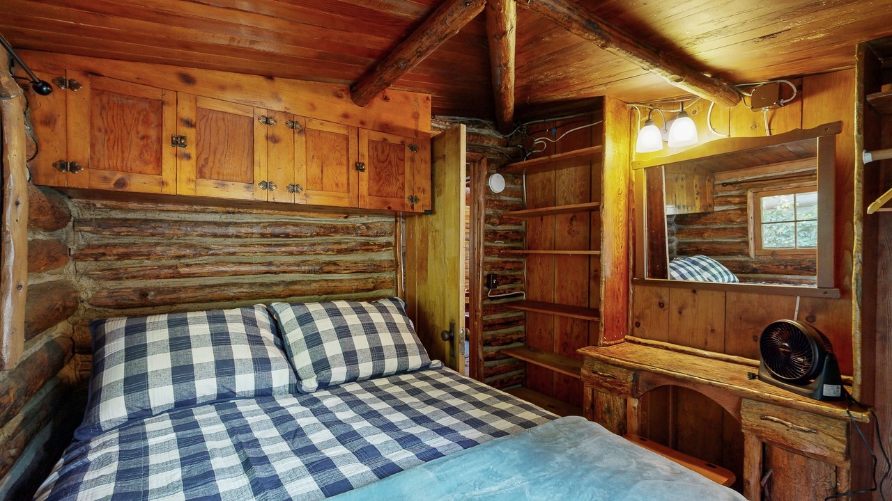 Photo of Bedroom in Forest Falls