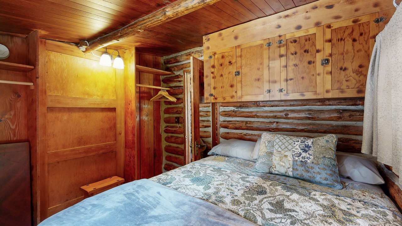 Photo of Bedroom in Forest Falls