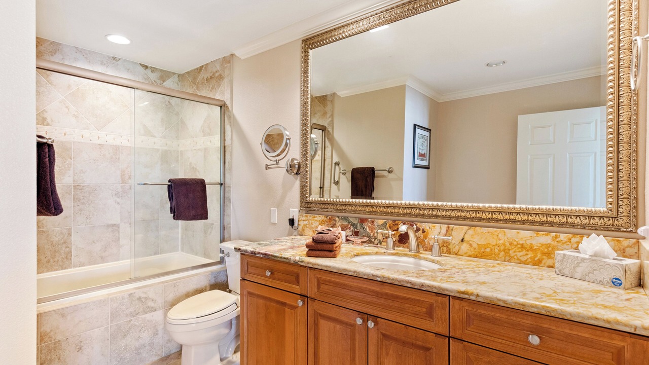 Photo of Bathroom in Historic Tennis Club