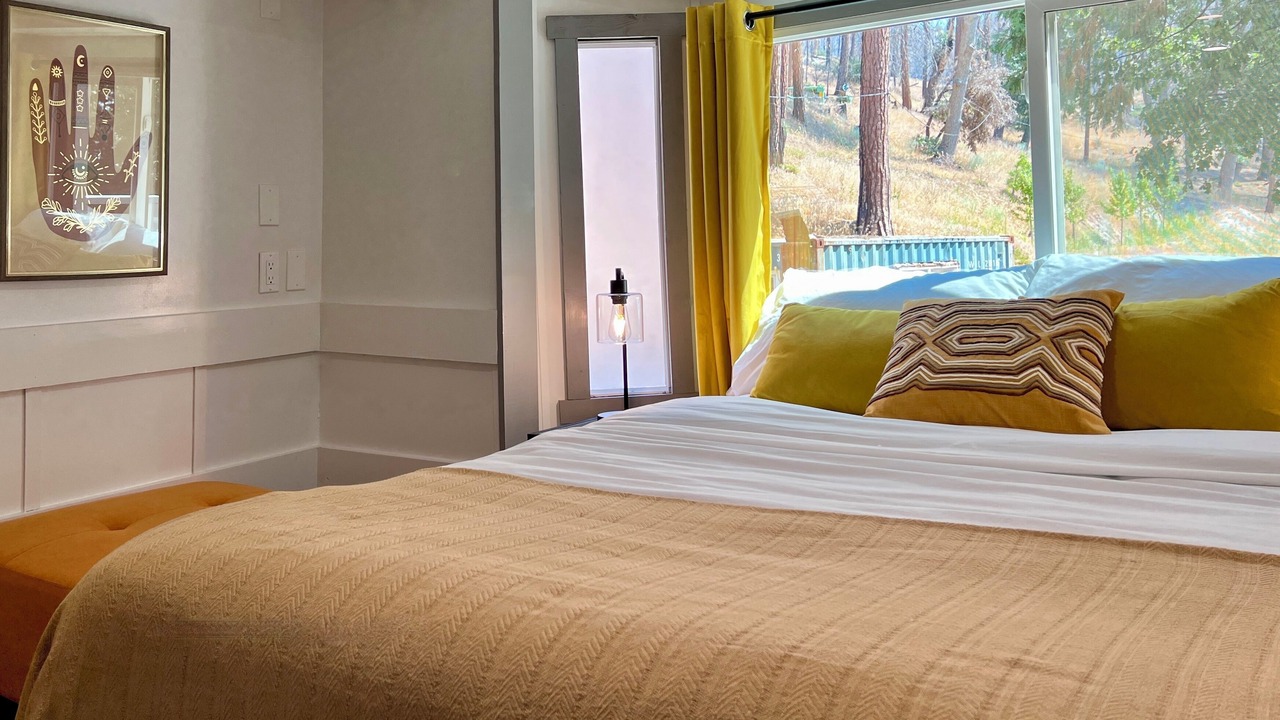 Photo of Bedroom in Alta Sierra