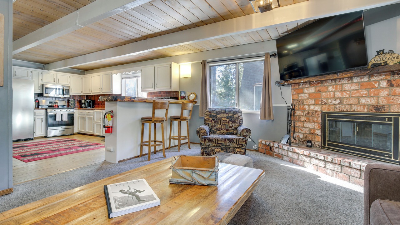 Photo of Livingroom in Eagle Mountain Estates