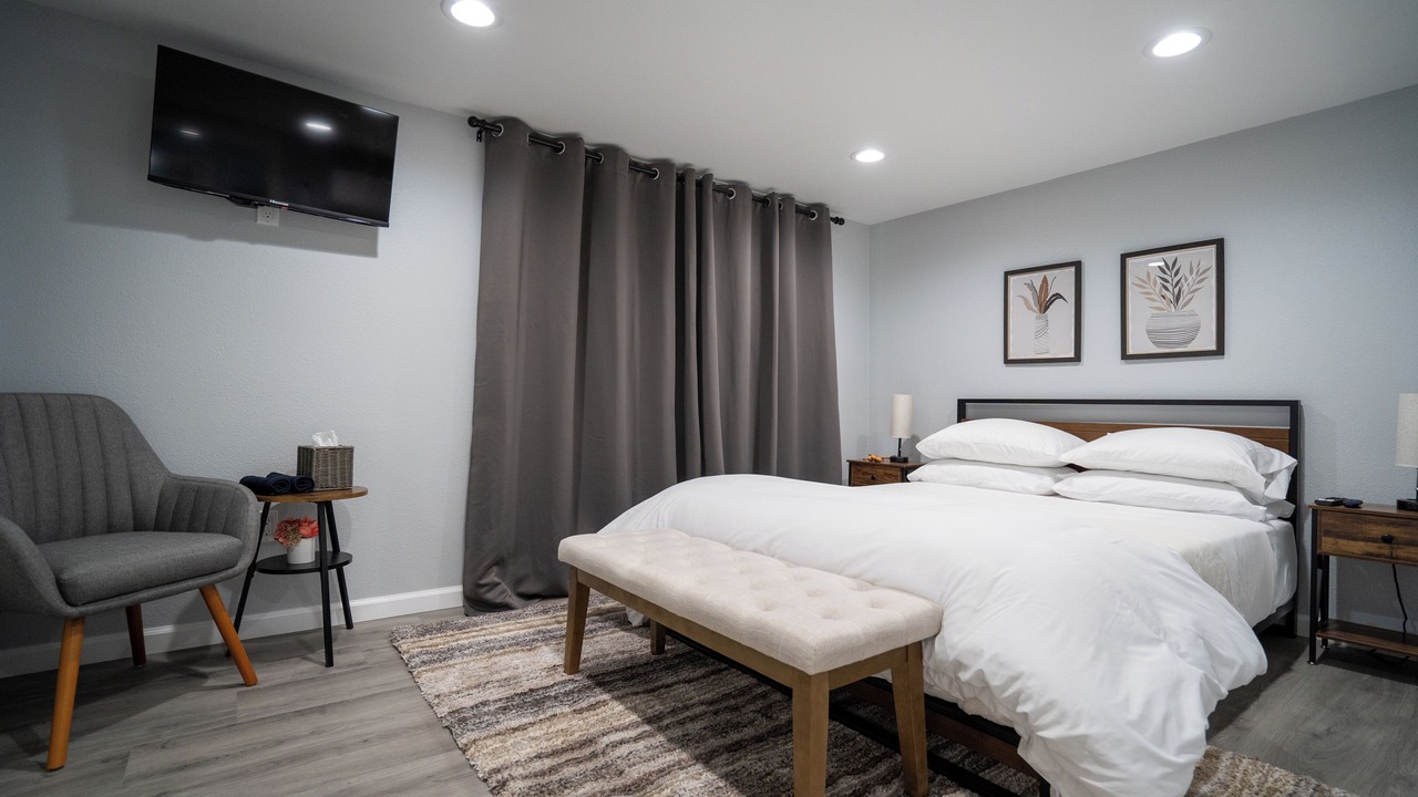Photo of Bedroom in Lake Elsinore