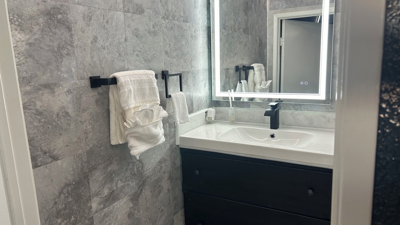 Photo of Bathroom in Harbor