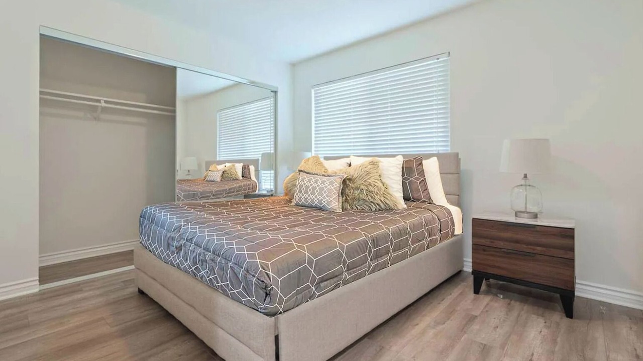 Photo of Bedroom in Sunland-Tujunga