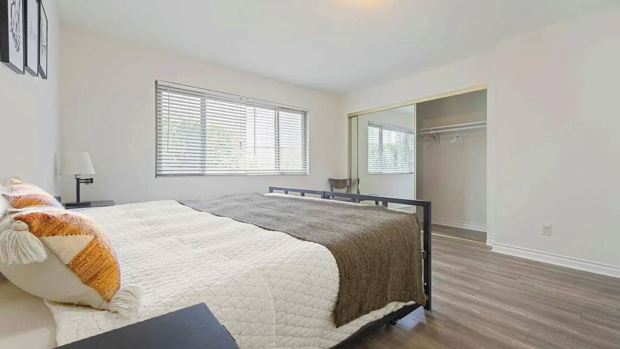 Photo of Bedroom in Sunland-Tujunga