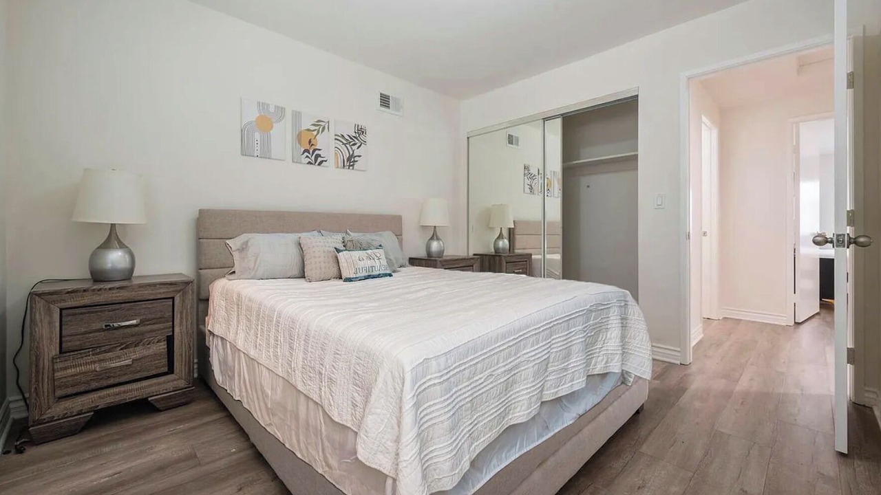 Photo of Bedroom in Sunland-Tujunga