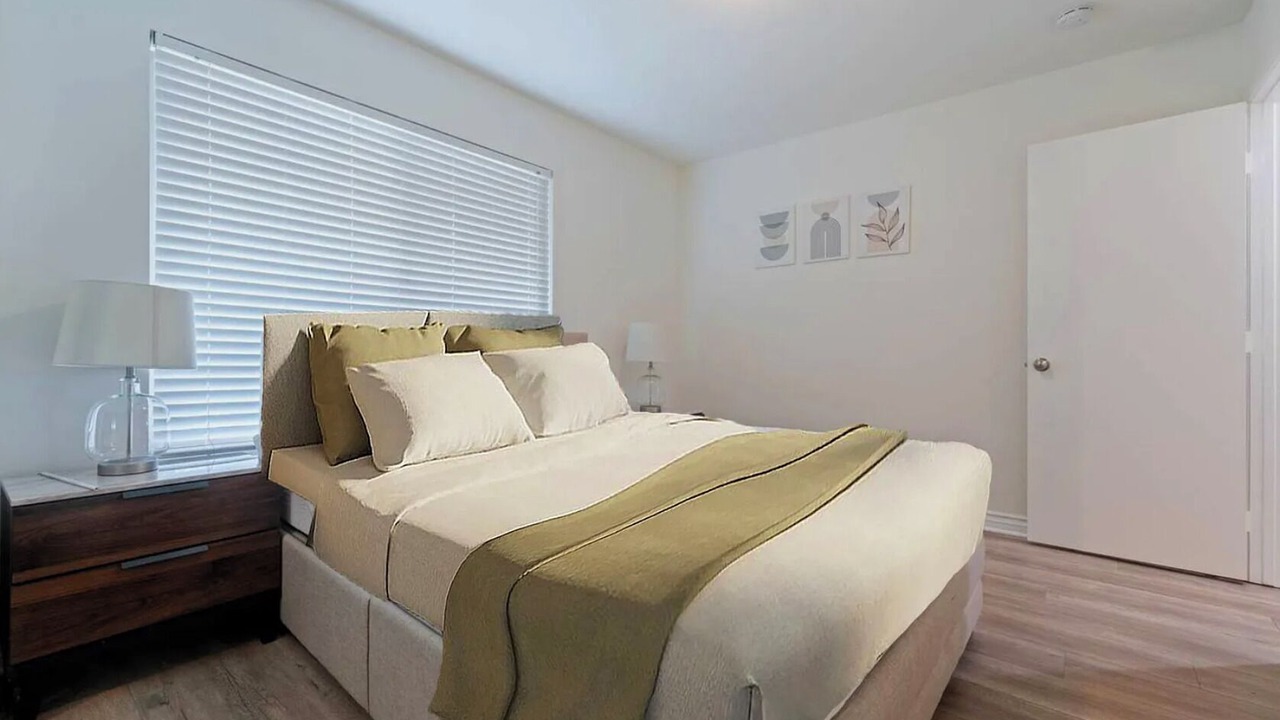 Photo of Bedroom in Sunland-Tujunga